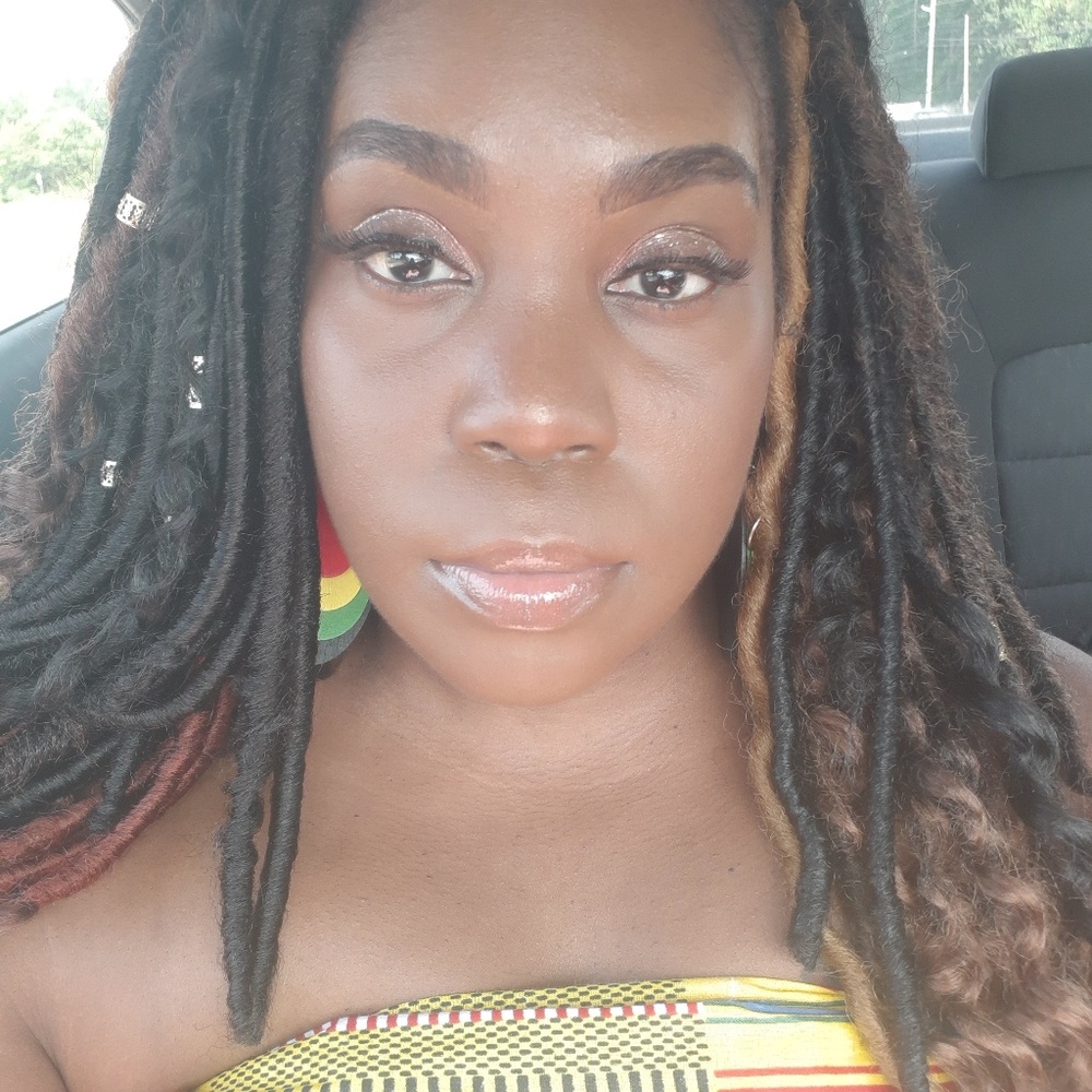 Meet your Posher, Dana